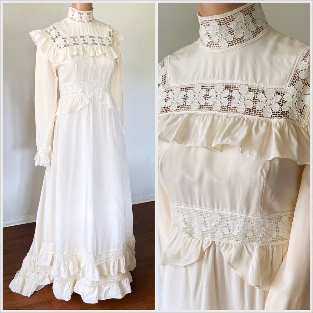 Vintage 70s Cream Blush Wedding Dress Daisy Crochet Gunne Sax Style // Size XS